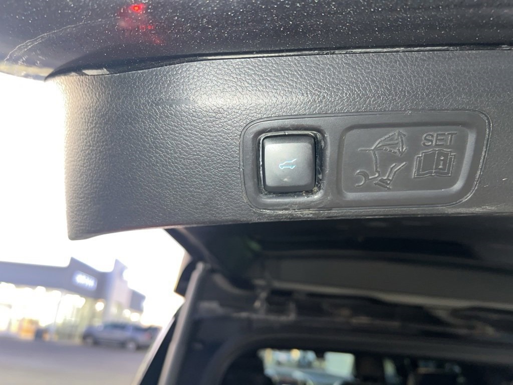 Used Car 2019 Ford Expedition  Xlt For Sale Under $25,000 In Floresville, Texas