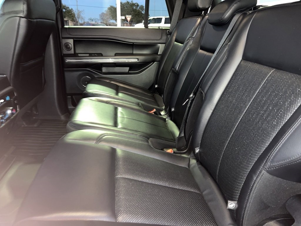 Used Car 2019 Ford Expedition  Xlt For Sale Under $25,000 In Floresville, Texas