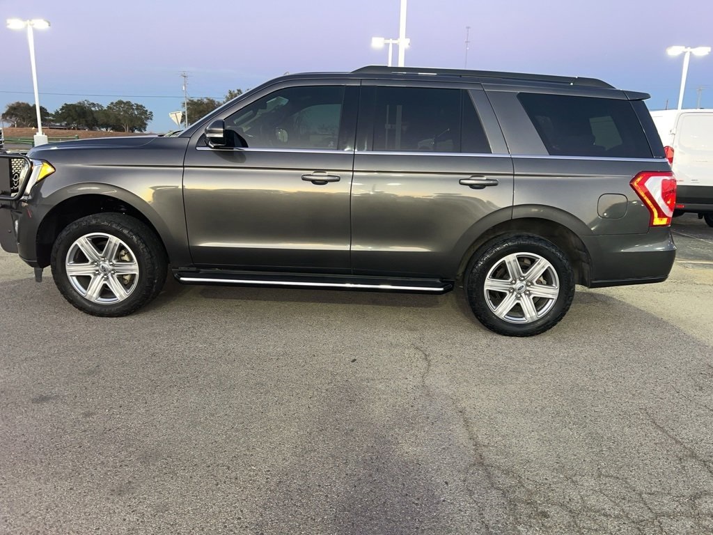 Used Car 2019 Ford Expedition  Xlt For Sale Under $25,000 In Floresville, Texas