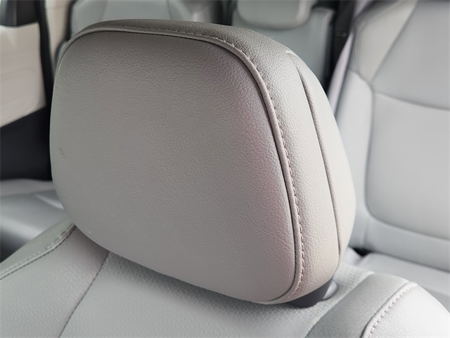 2023 Toyota Sienna XLE Silver at Community Toyota