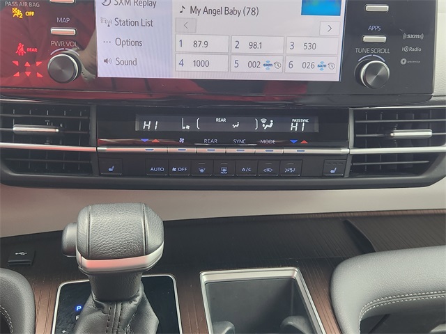 2023 Toyota Sienna XLE Silver at Community Toyota