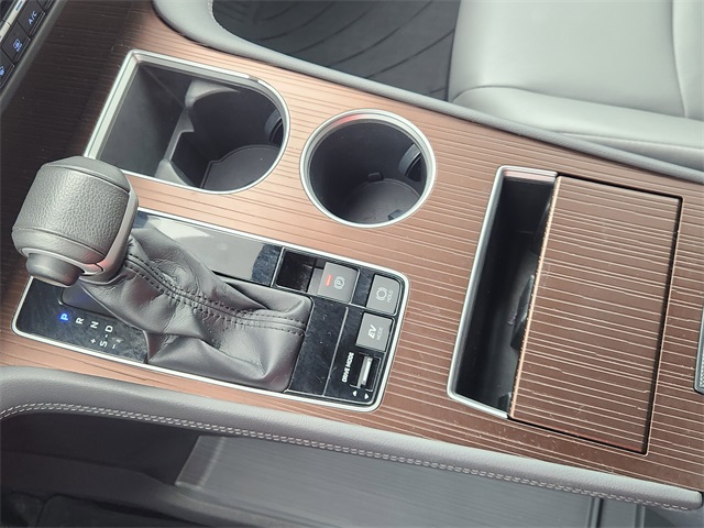 2023 Toyota Sienna XLE Silver at Community Toyota