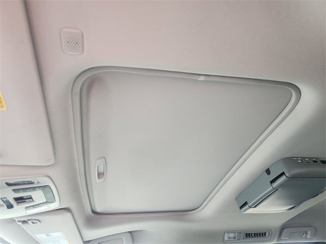 2023 Toyota Sienna XLE Silver at Community Toyota