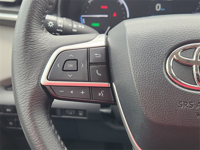 2023 Toyota Sienna XLE Silver at Community Toyota