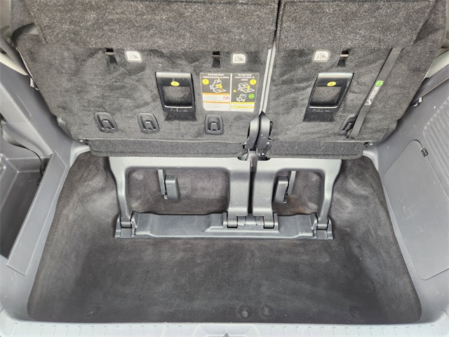 2023 Toyota Sienna XLE Silver at Community Toyota