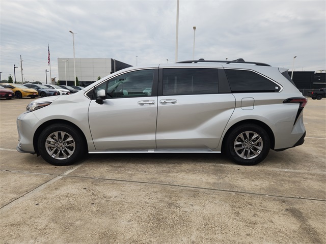 2023 Toyota Sienna XLE Silver at Community Toyota