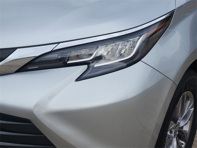 2023 Toyota Sienna XLE Silver at Community Toyota
