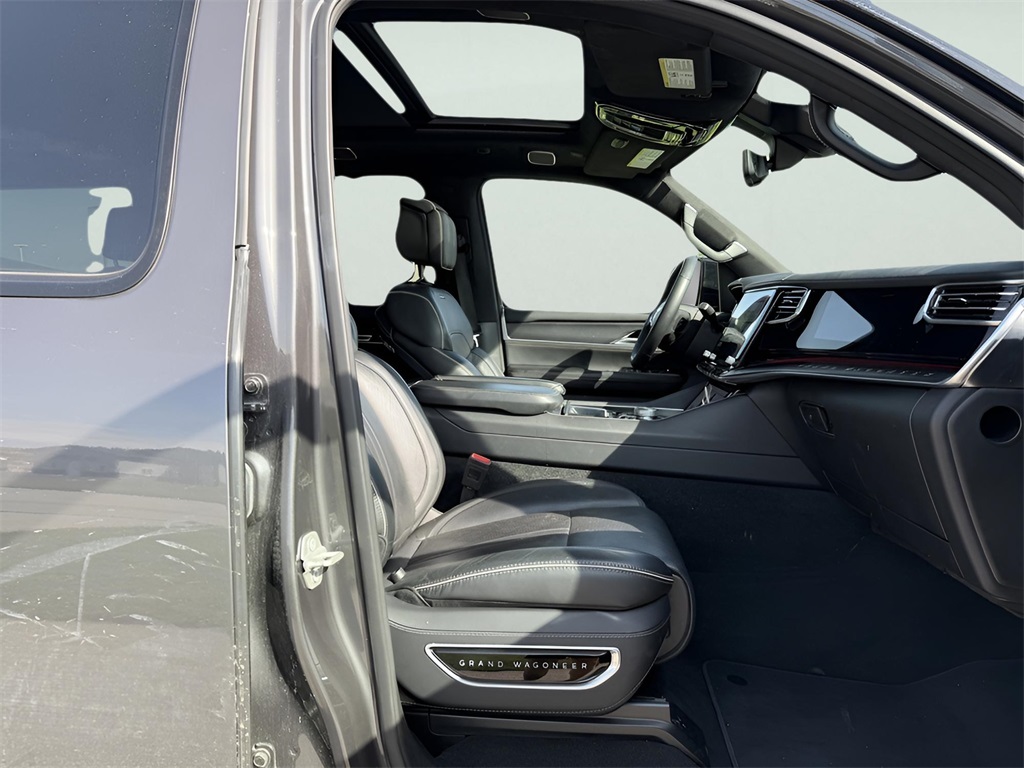 2024 Jeep Grand Wagoneer L II photo 8
