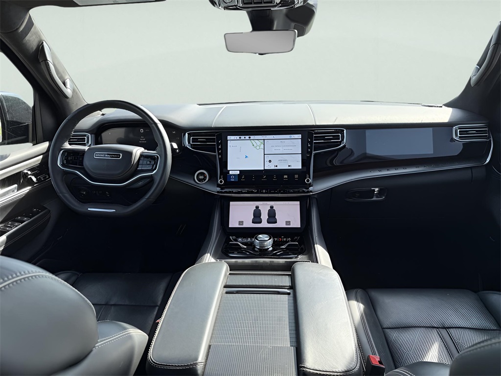 2024 Jeep Grand Wagoneer L II photo 10