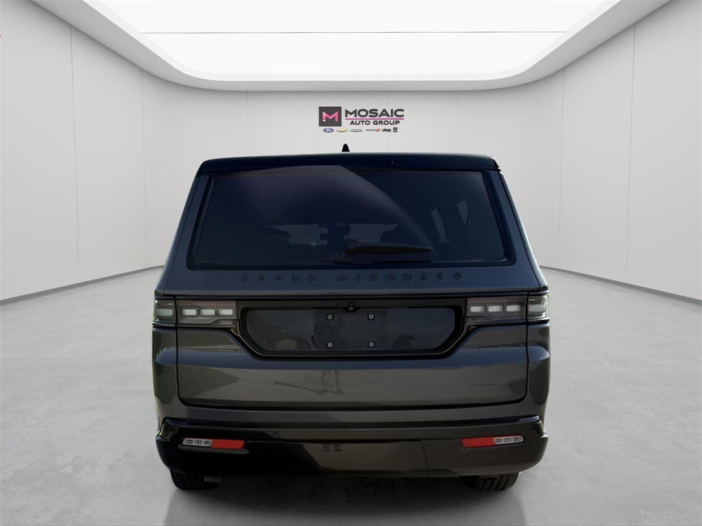 2024 Jeep Grand Wagoneer L II photo 4