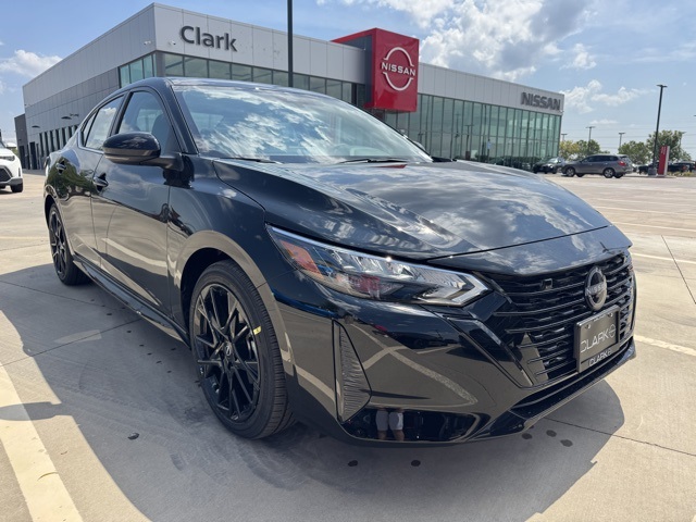 2025 Nissan Sentra SR's photo