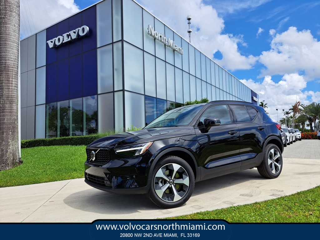 2026 Volvo XC40 B4 Plus