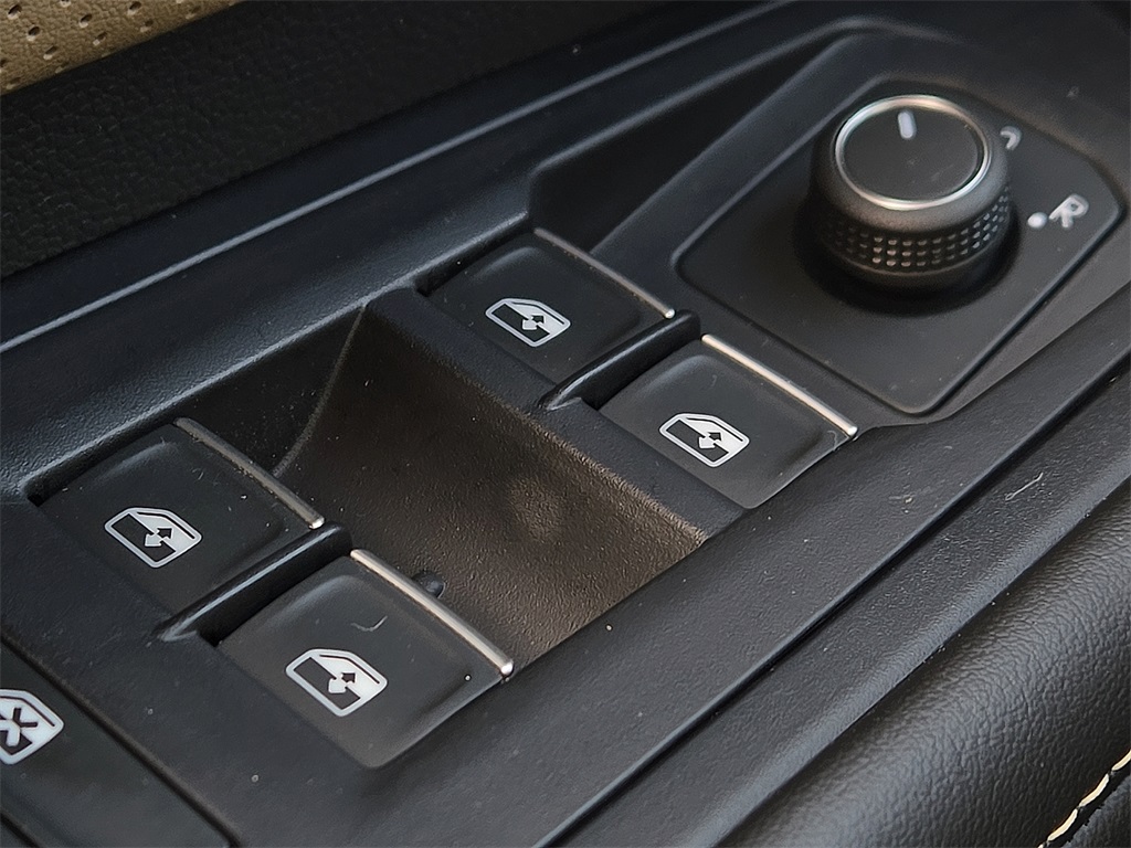 Used 2024 Volkswagen Atlas Cross Sport For Sale in Farmington, AR