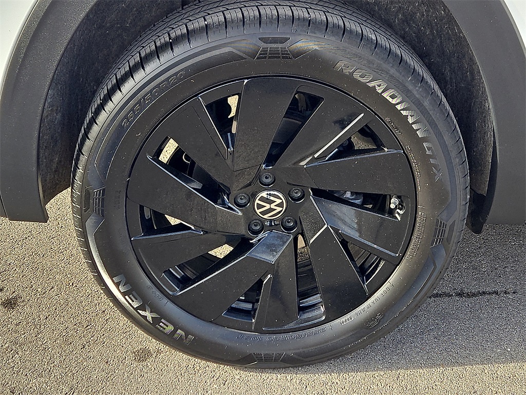 Used 2024 Volkswagen Atlas Cross Sport For Sale in Farmington, AR