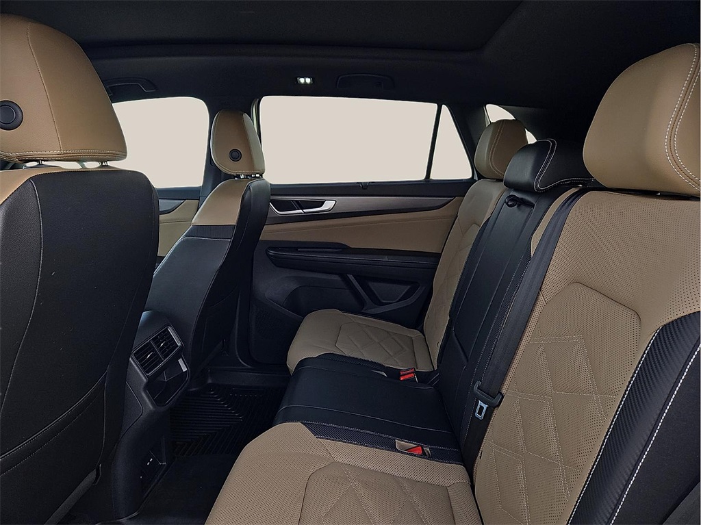 Used 2024 Volkswagen Atlas Cross Sport For Sale in Farmington, AR