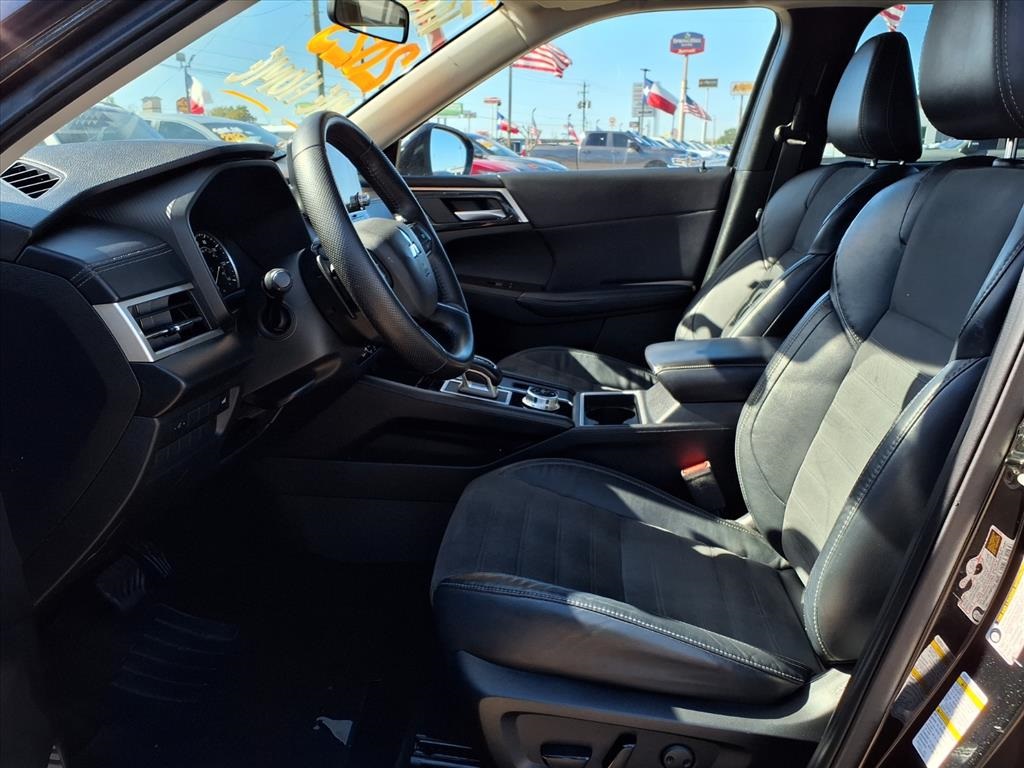 2023 Mitsubishi Outlander SE Black at Emmons Autoplex