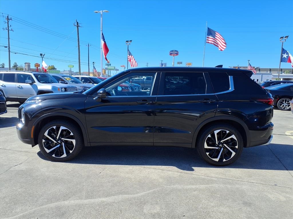 2023 Mitsubishi Outlander SE Black at Emmons Autoplex