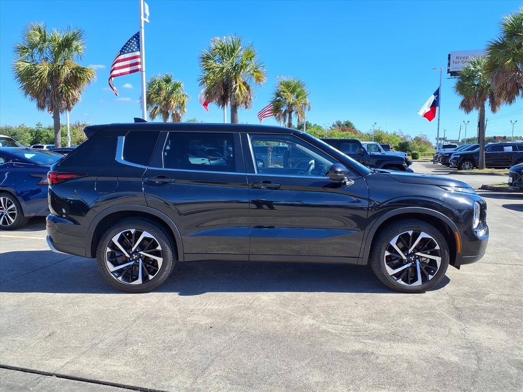 2023 Mitsubishi Outlander SE Black at Emmons Autoplex