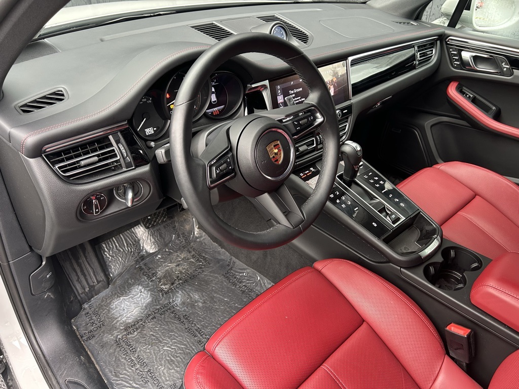 2025 Porsche Macan photo 4