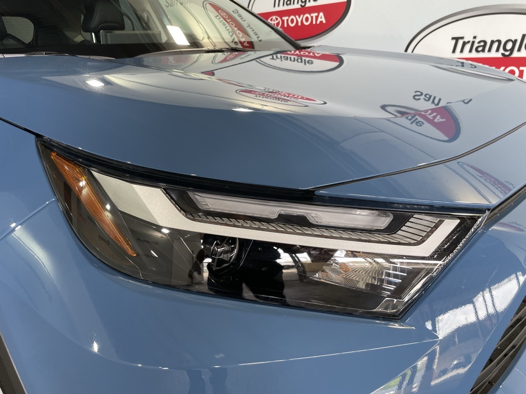 Thumbnail: 2025 Toyota RAV4 - 11