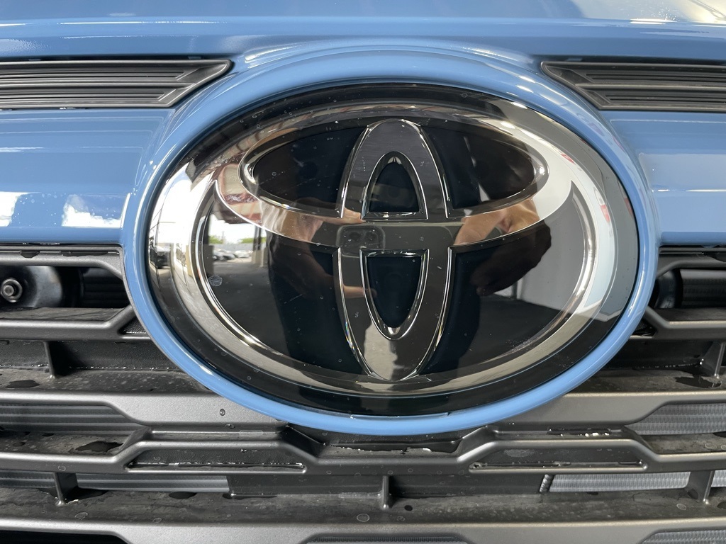 Thumbnail: 2025 Toyota RAV4 - 15