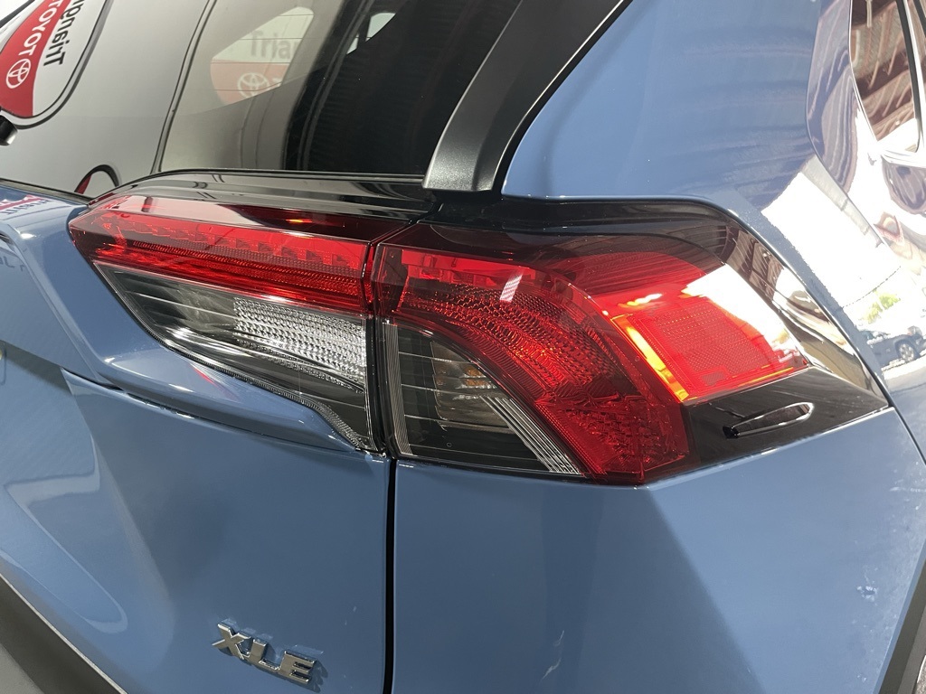 Thumbnail: 2025 Toyota RAV4 - 18