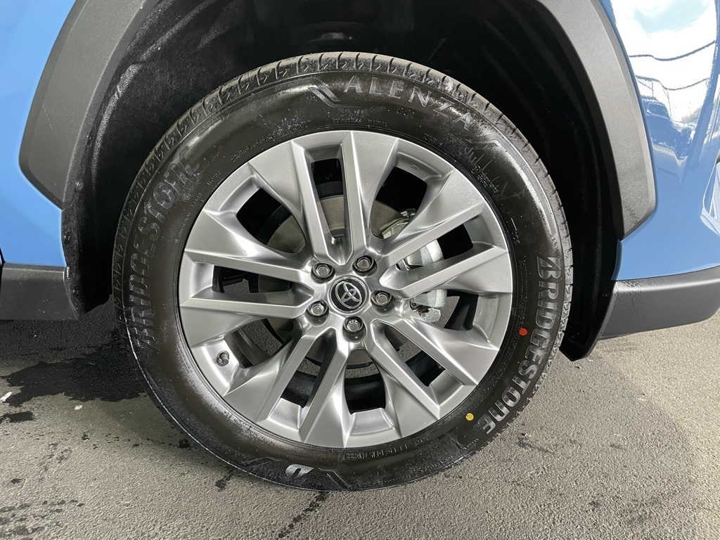 Thumbnail: 2025 Toyota RAV4 - 7