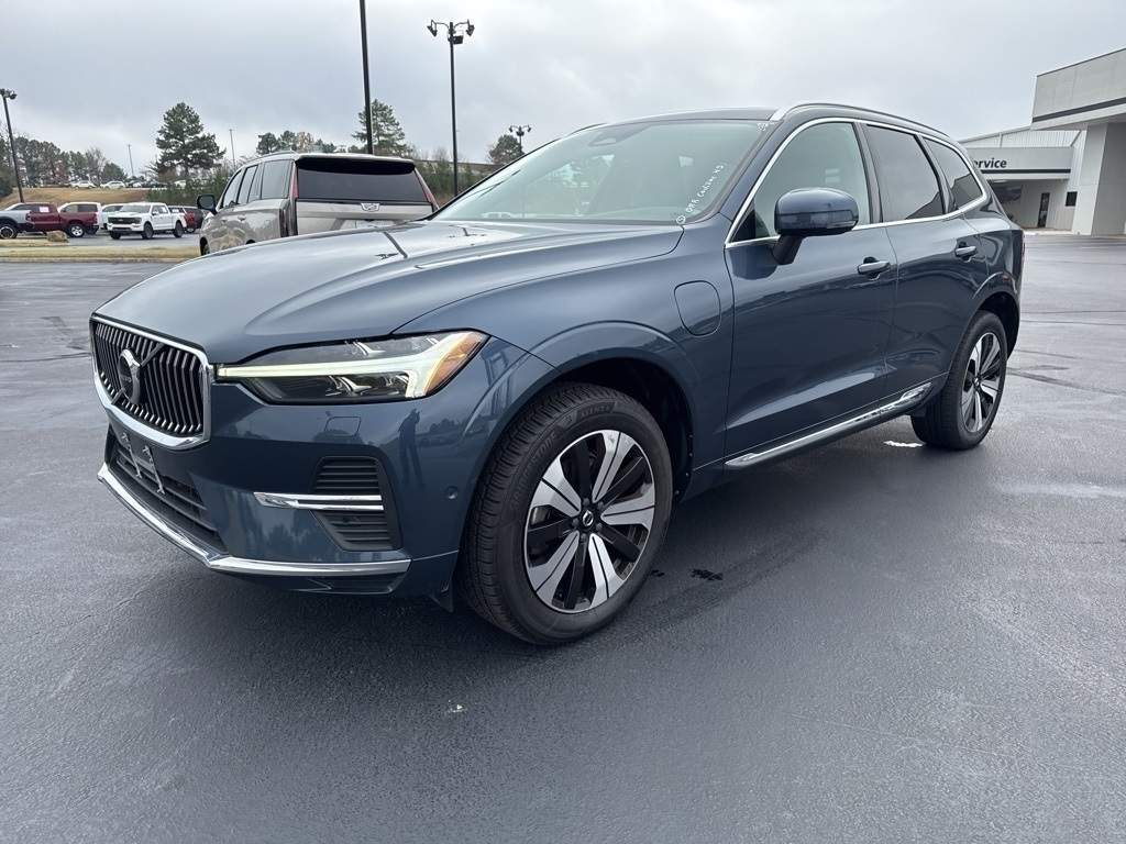 2023 Volvo XC60 Recharge T8 Plus Bright Theme eAWD