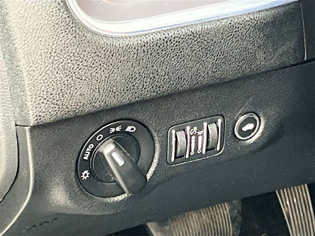 2019 Dodge Charger SXT Black at Community Kia