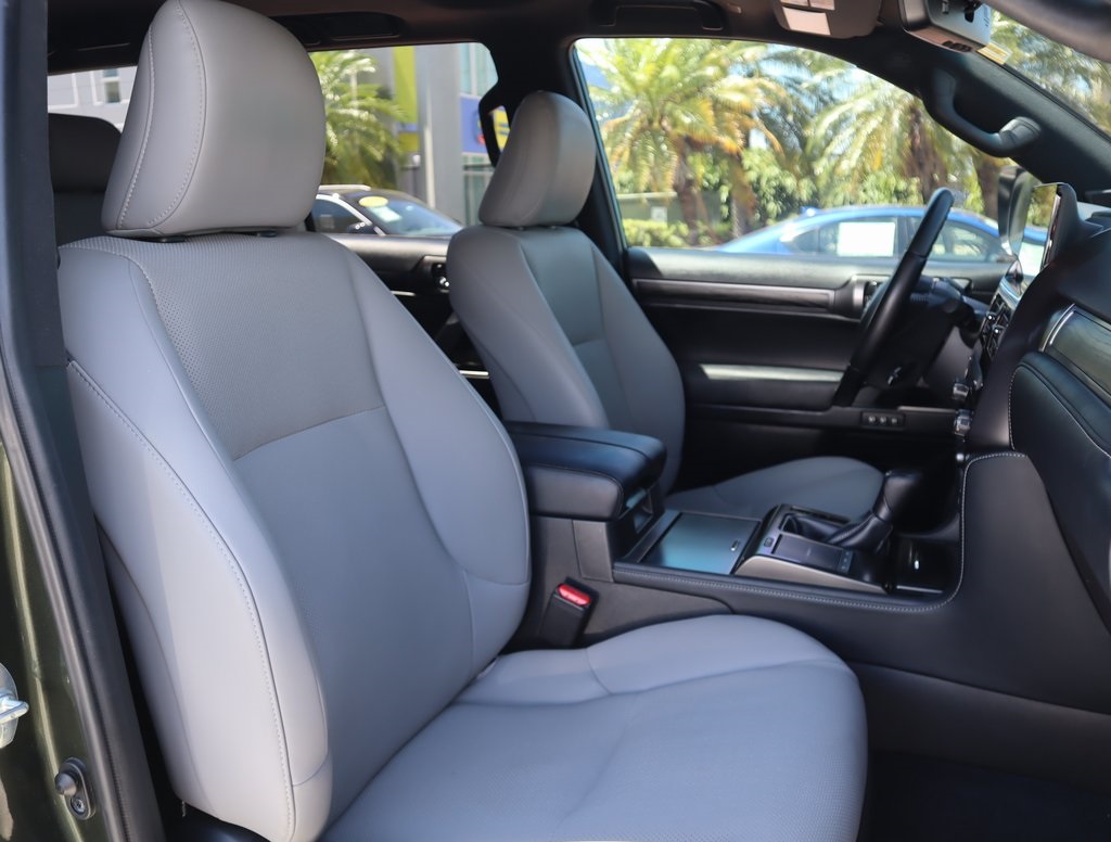 Thumbnail: 2023 Lexus GX - 31
