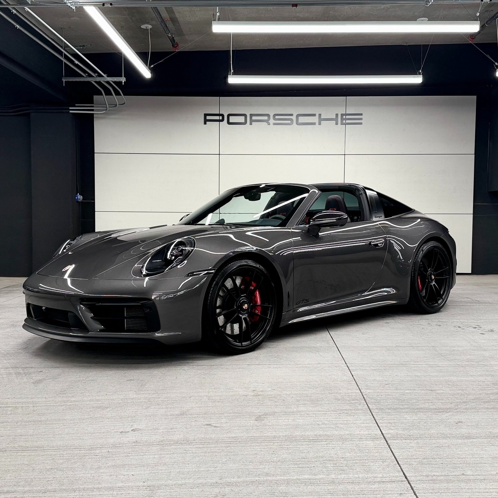 2024 Porsche 911 Targa 4 GTS Cabriolet AWD