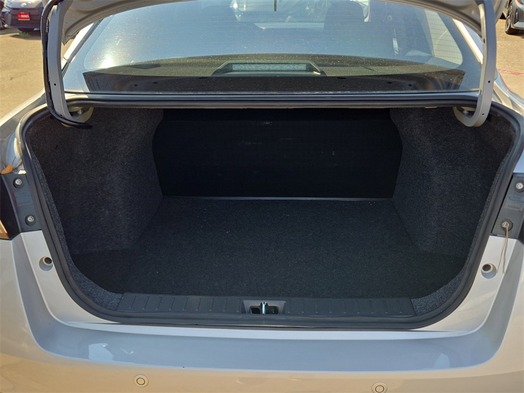 2025 Nissan Versa 1.6 S - 9