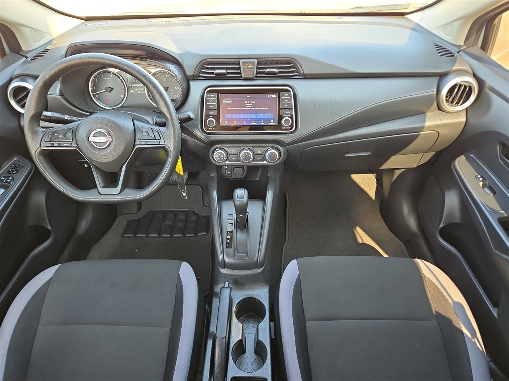 2025 Nissan Versa 1.6 S - 10