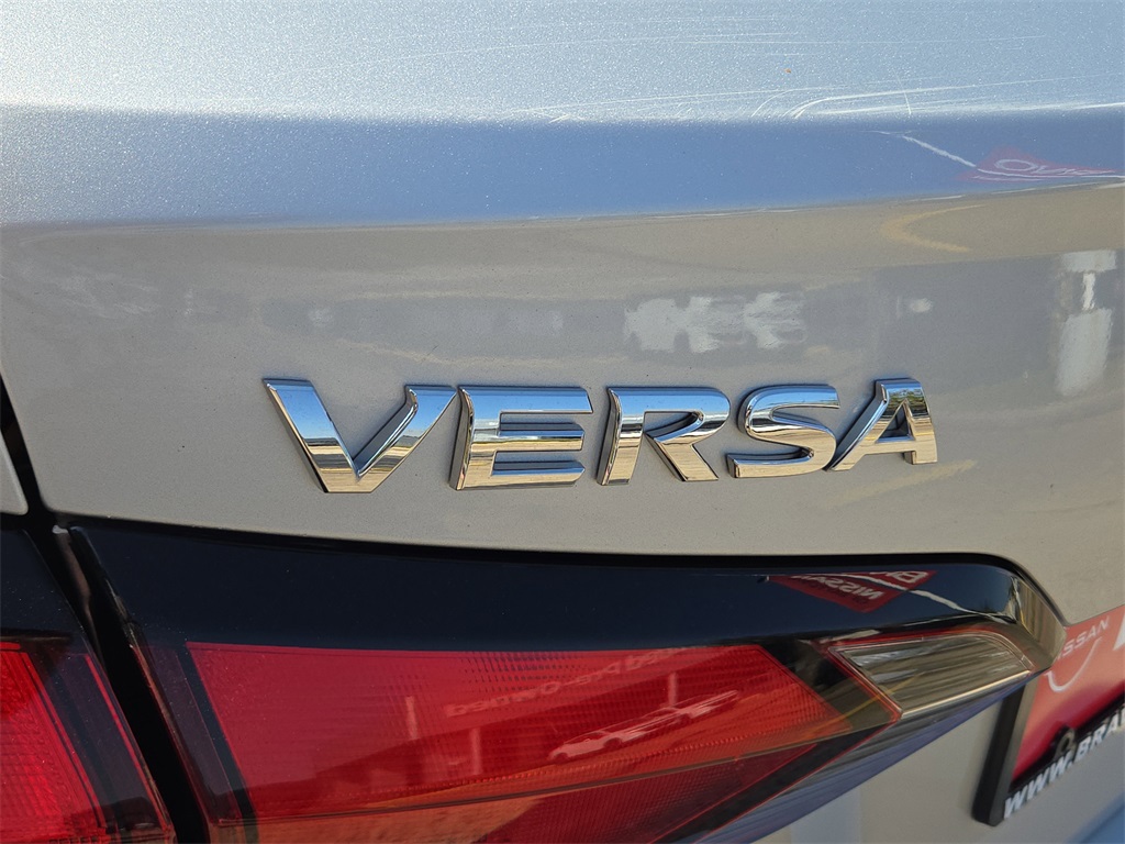 2025 Nissan Versa 1.6 S - 8
