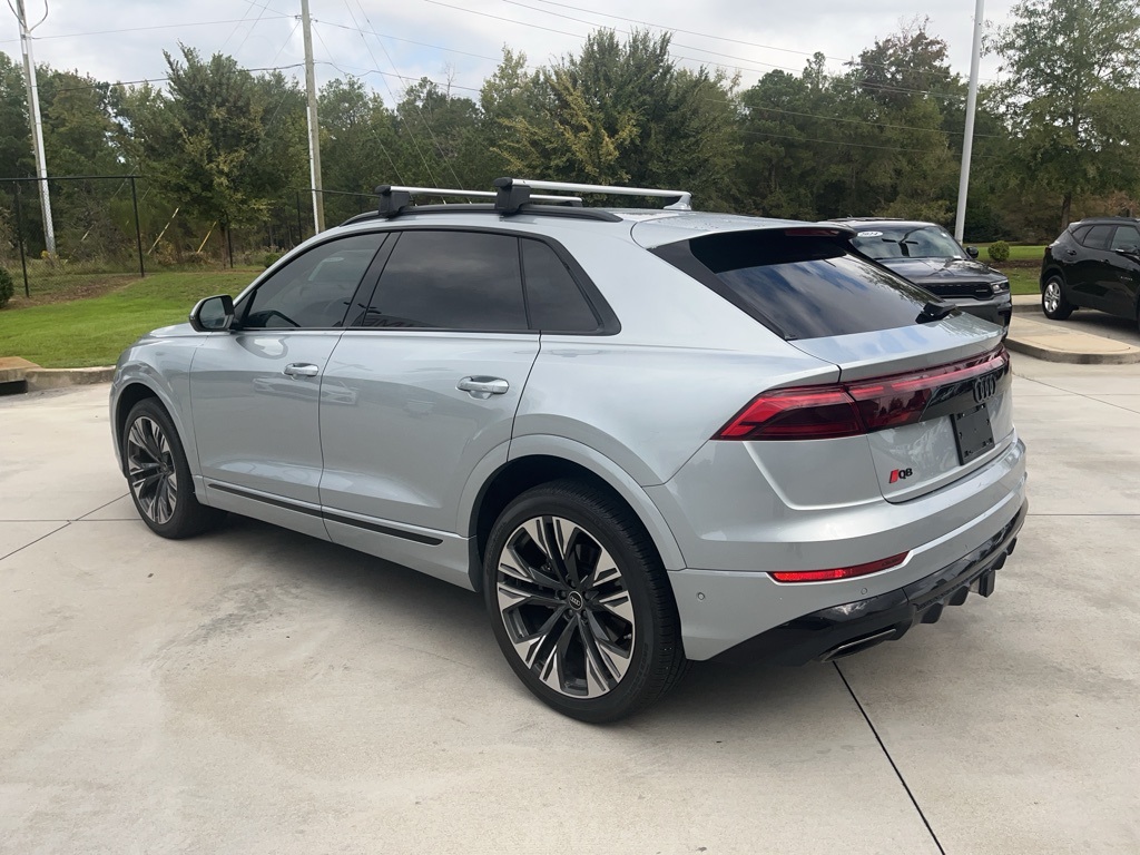 2025 Audi Q8 55 Premium Plus photo 2