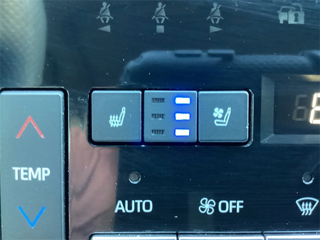 Used Car 2019 Toyota Avalon  For Sale Under $25,000 In San Antonio, Texas