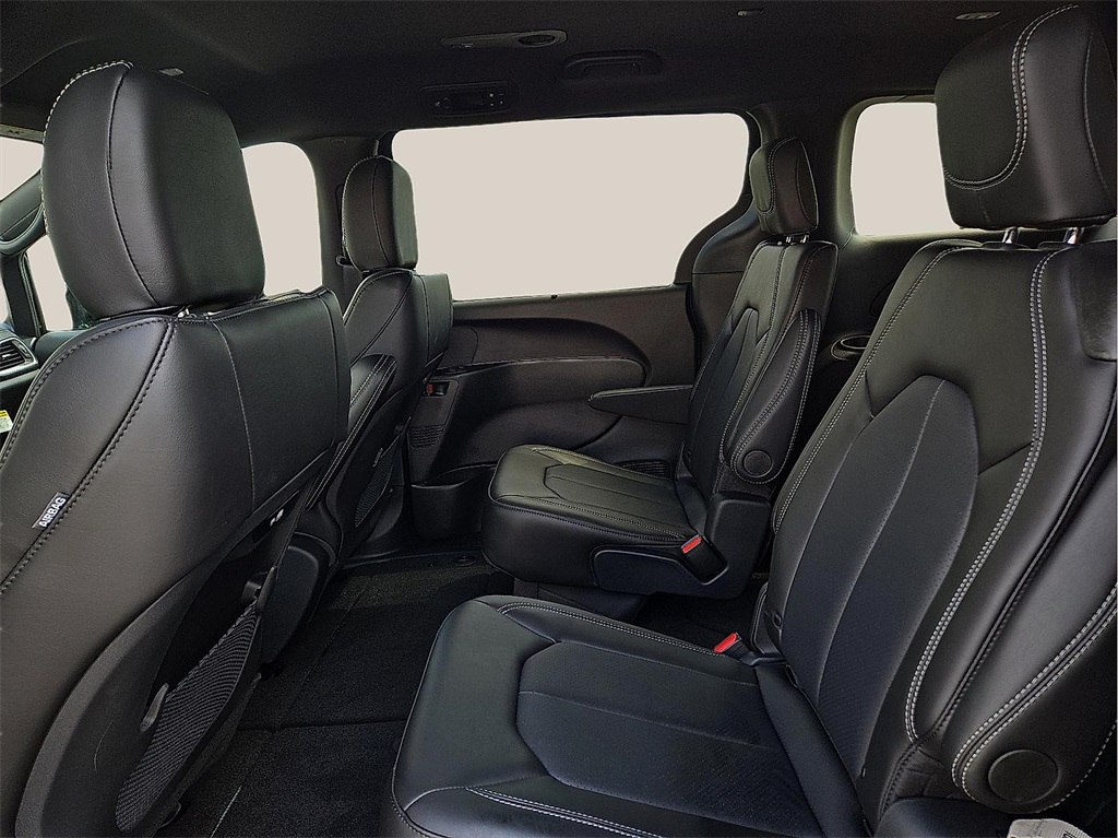 New 2025 Chrysler Pacifica For Sale in Farmington, AR