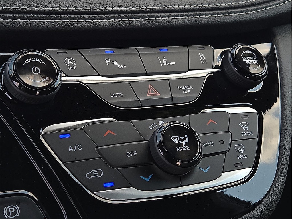 New 2025 Chrysler Pacifica For Sale in Farmington, AR