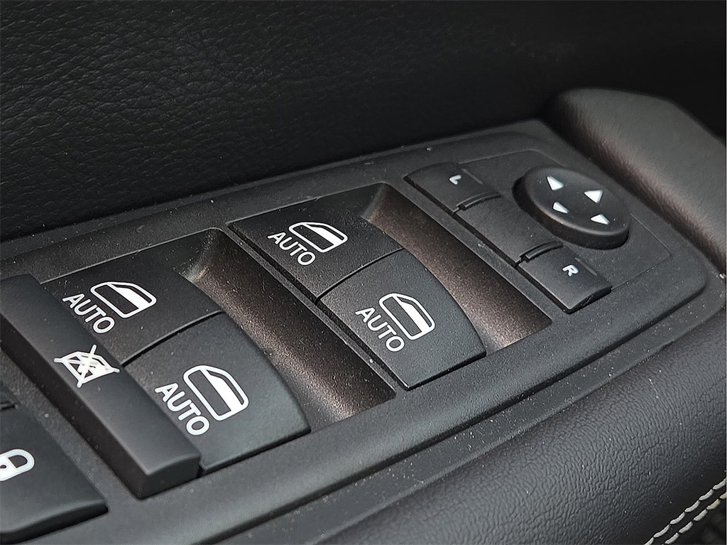 New 2025 Chrysler Pacifica For Sale in Farmington, AR