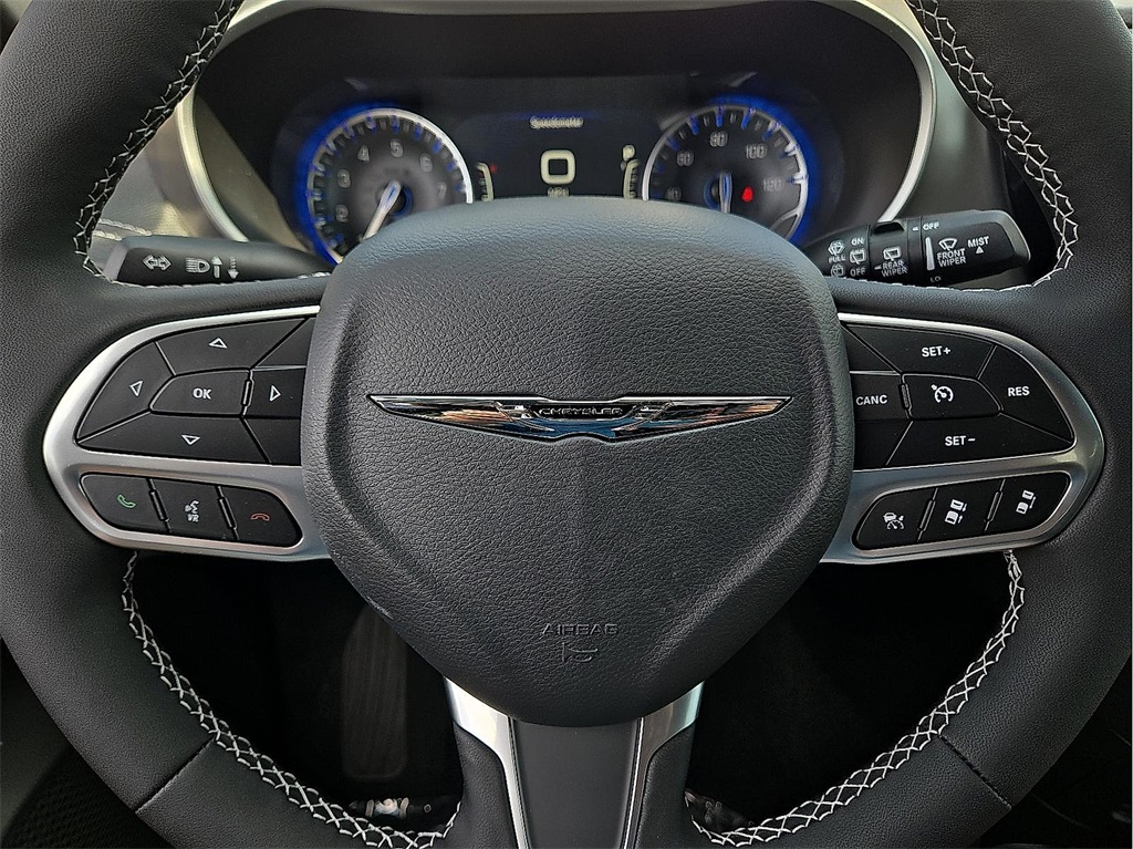 New 2025 Chrysler Pacifica For Sale in Farmington, AR
