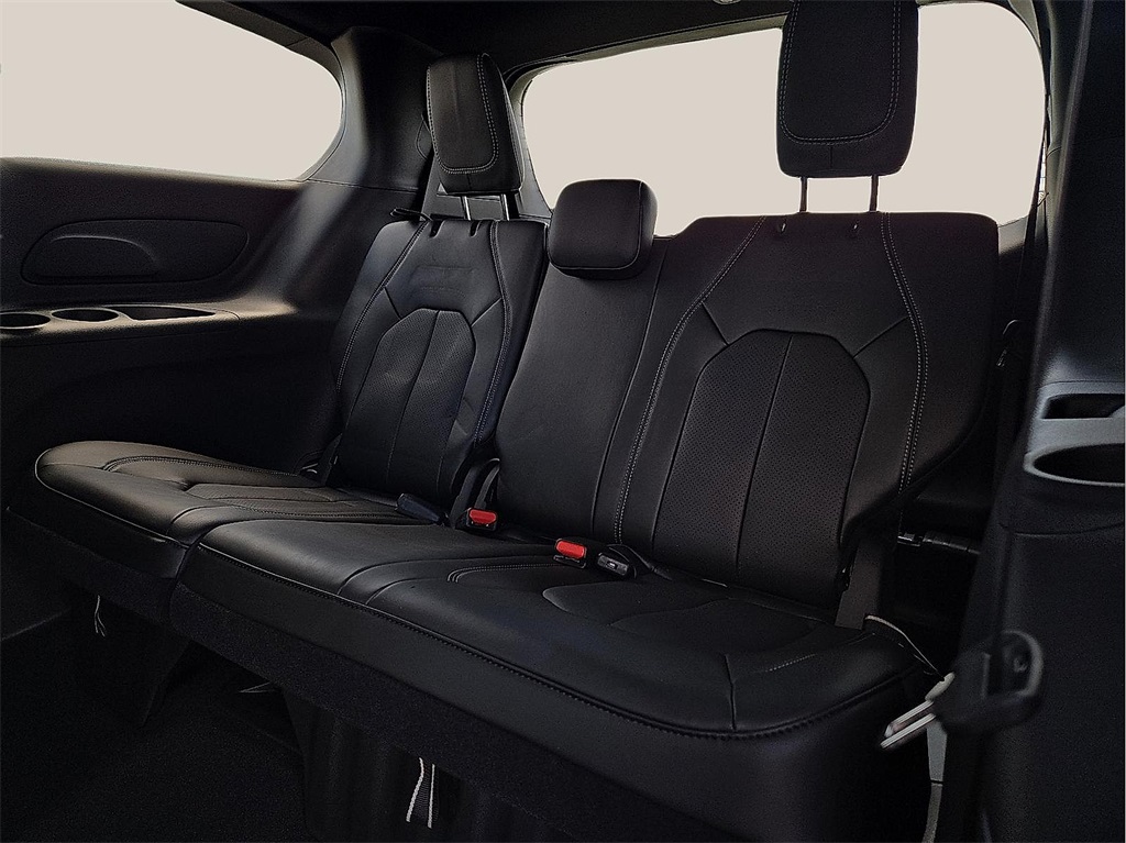 New 2025 Chrysler Pacifica For Sale in Farmington, AR
