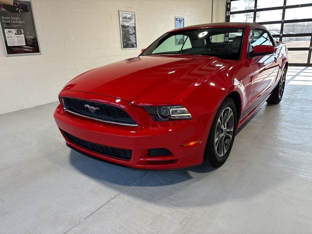 2014 Ford Mustang V6 Premium Convertible RWD