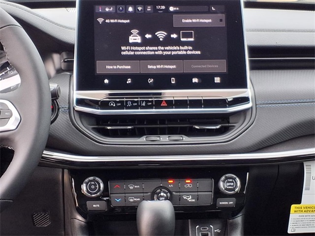 2025 Jeep Compass Latitude photo 2