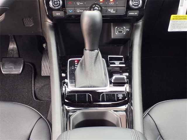 2025 Jeep Compass Latitude photo 3