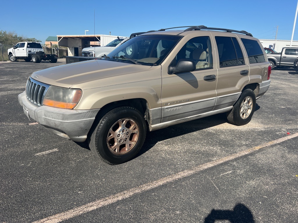 Used Car 2000 Jeep Grand Cherokee  Laredo For Sale Under $10,000 In Floresville, Texas