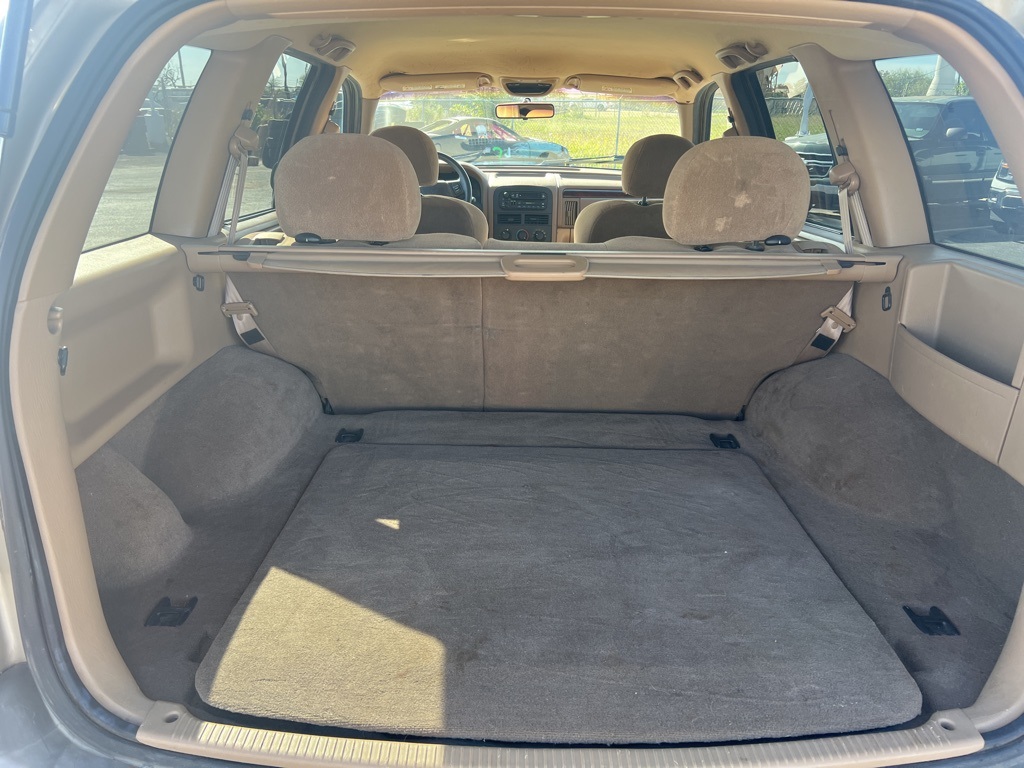 Used Car 2000 Jeep Grand Cherokee  Laredo For Sale Under $10,000 In Floresville, Texas