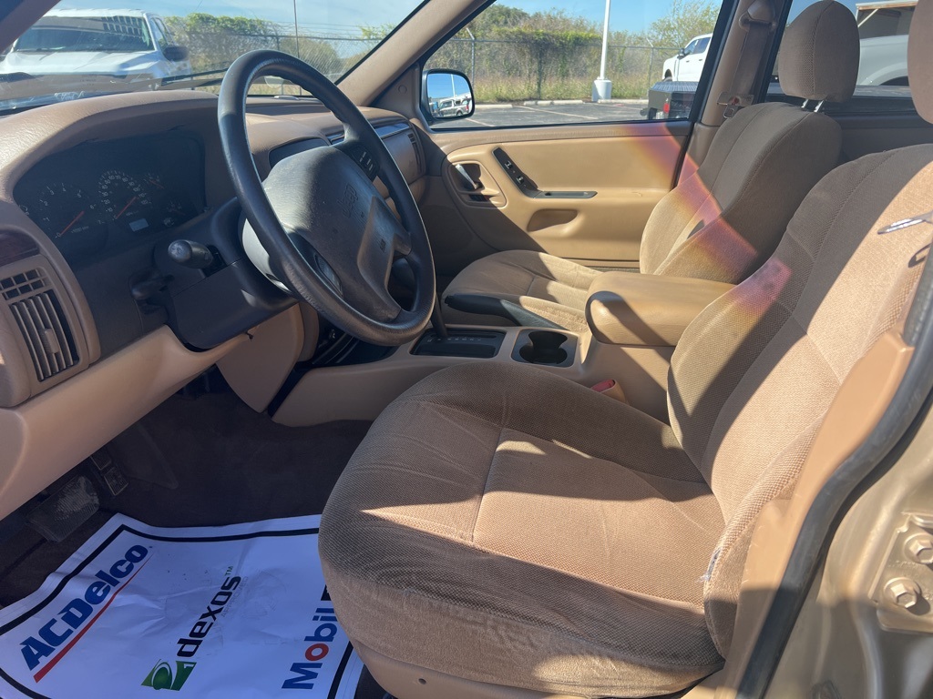 Used Car 2000 Jeep Grand Cherokee  Laredo For Sale Under $10,000 In Floresville, Texas