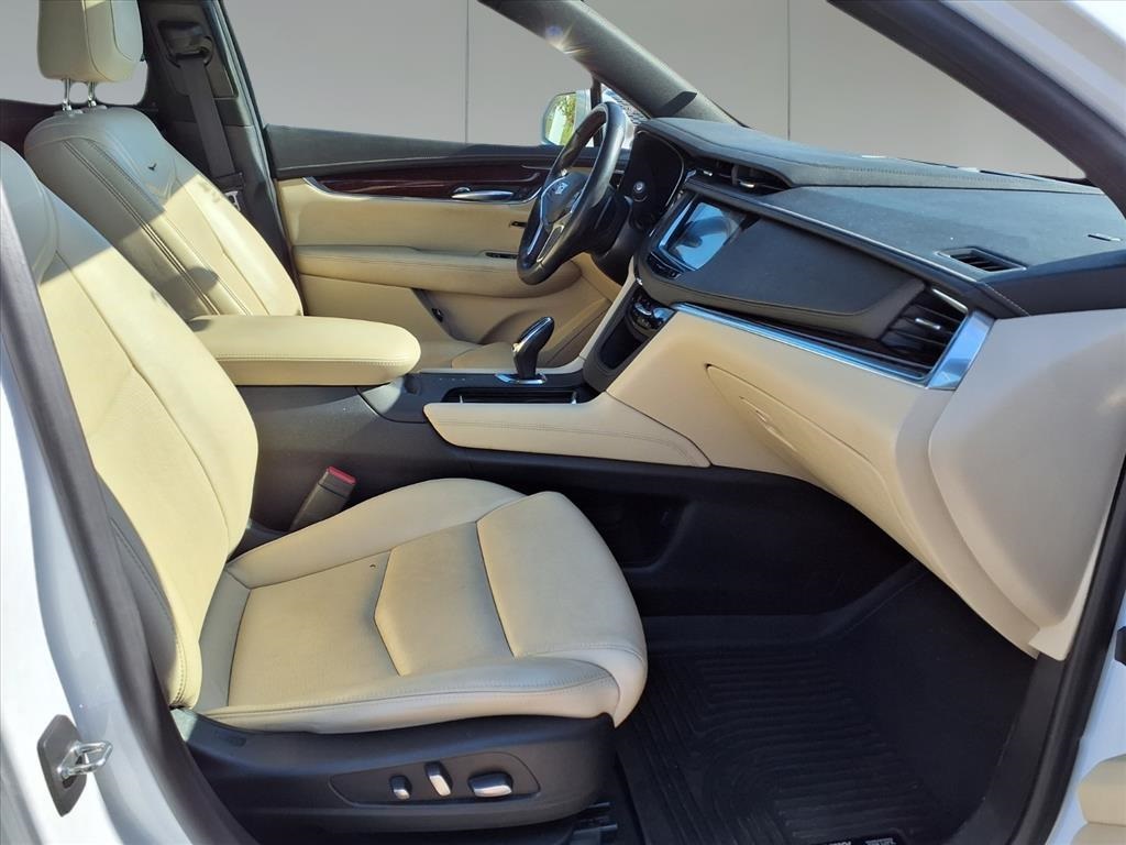 2019 Cadillac XT5 Premium Luxury White at Bayway Cadillac Southwest