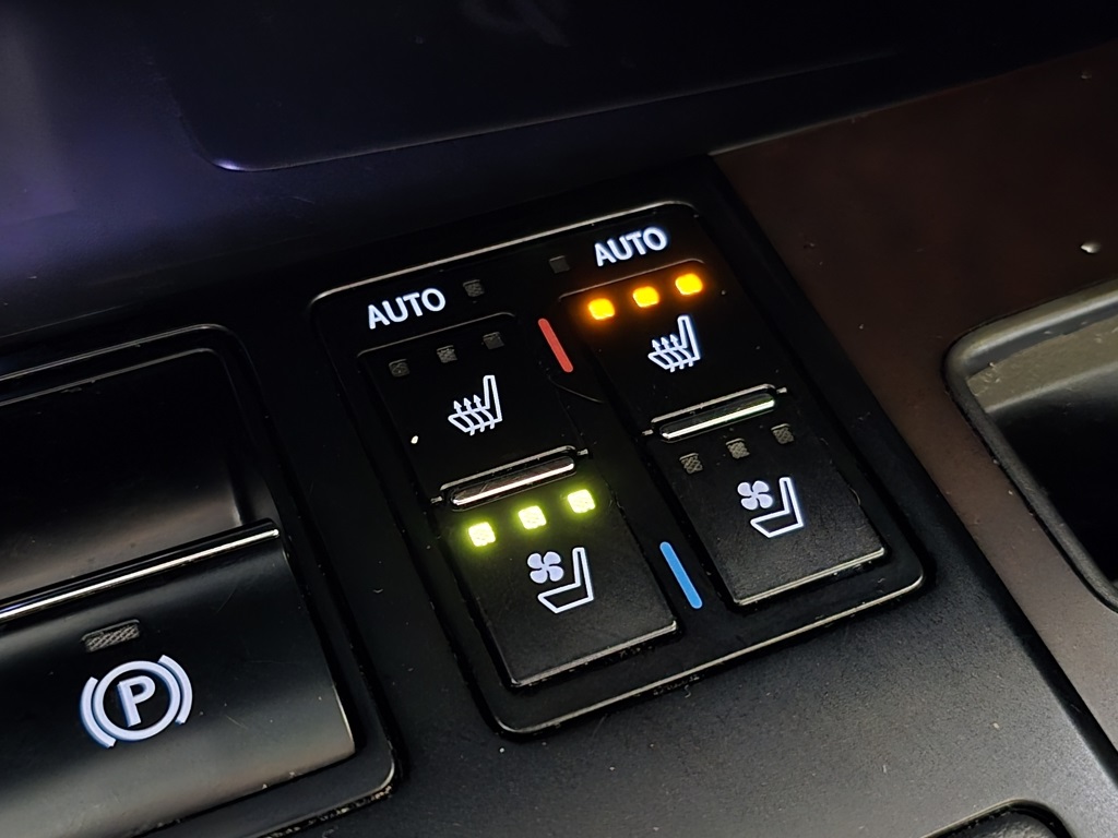 Thumbnail: 2021 Lexus RX - 23