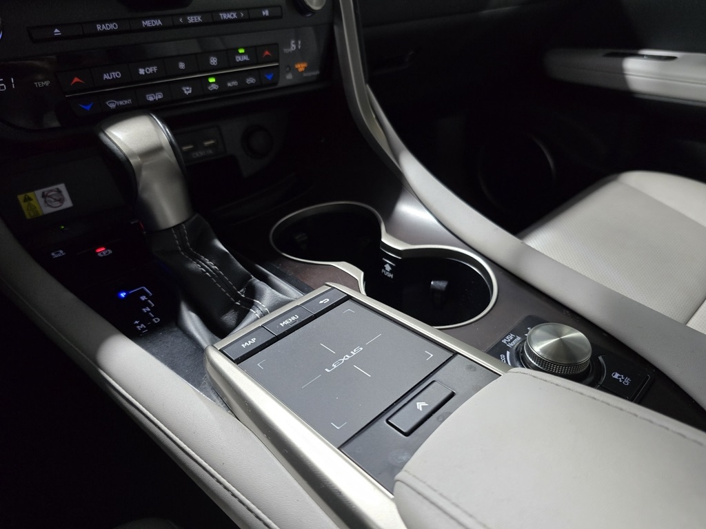 Thumbnail: 2021 Lexus RX - 24